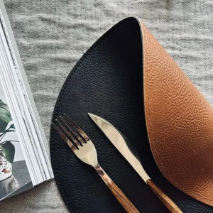 Vändbart bordsunderlägg - Cognac / svart