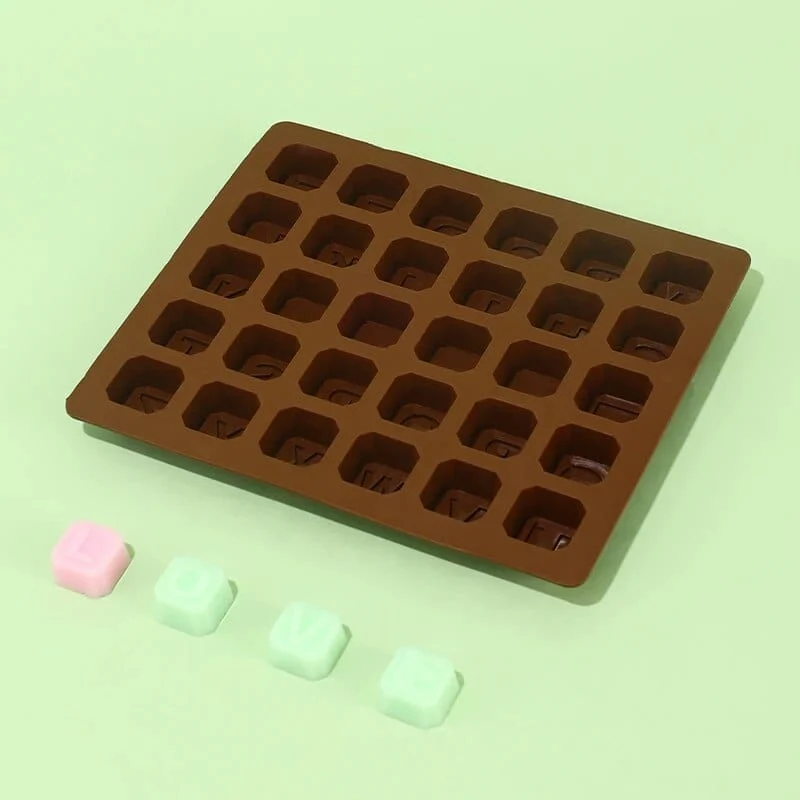 Bakform och choklad: Bokstäverna i alfabetet