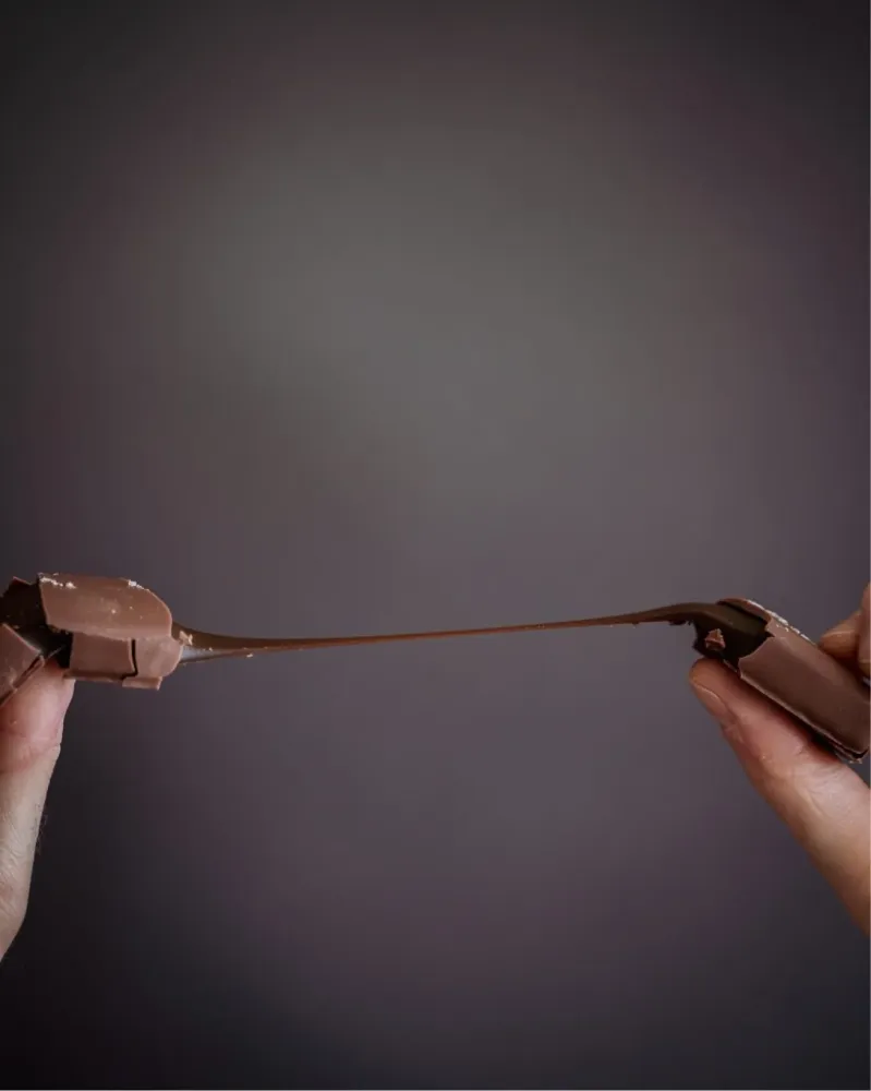 Chokladbars med mjuk kola och pekannötter I Tre kolastänger i presentask.