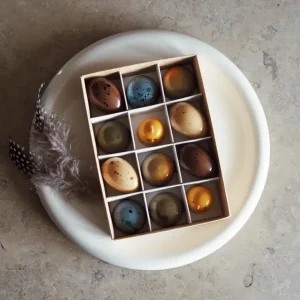 Lilla Wester Handgjorda Chokladpraliner - 12 stycken blandade smaker i presentask