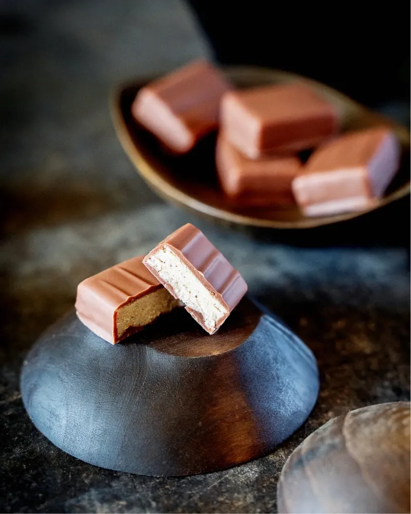Presentask med chokladpraliner - Smak av jordgubbstårta