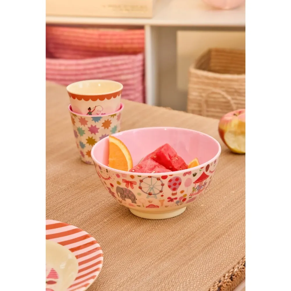 Rice Fun Fair Print Pink Melamine Skål Medium