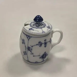 Royal Copenhagen Musselmalet Riflet Sennepskrukke med låg No. 137