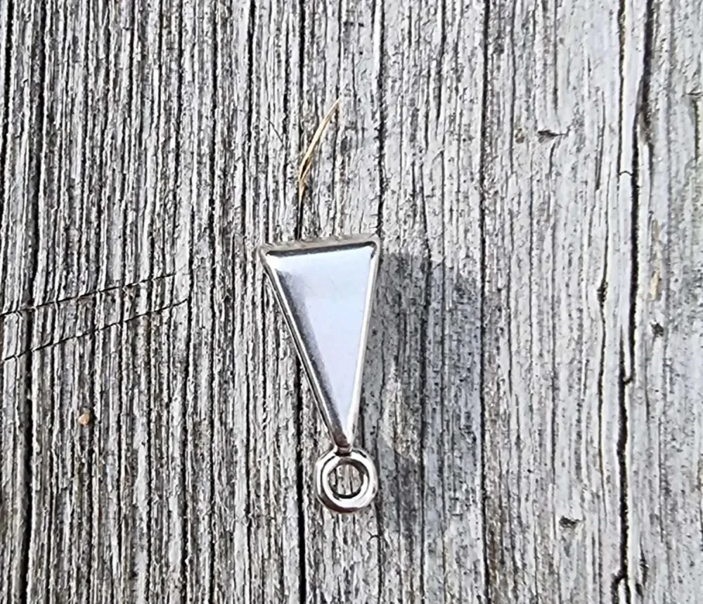 Berlockhållare Silverpläterad - Triangel större modell 12x7mm 1 styck