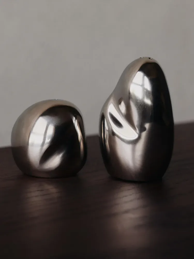 Orevo Salt and Pepper Shakers - Adjust 2