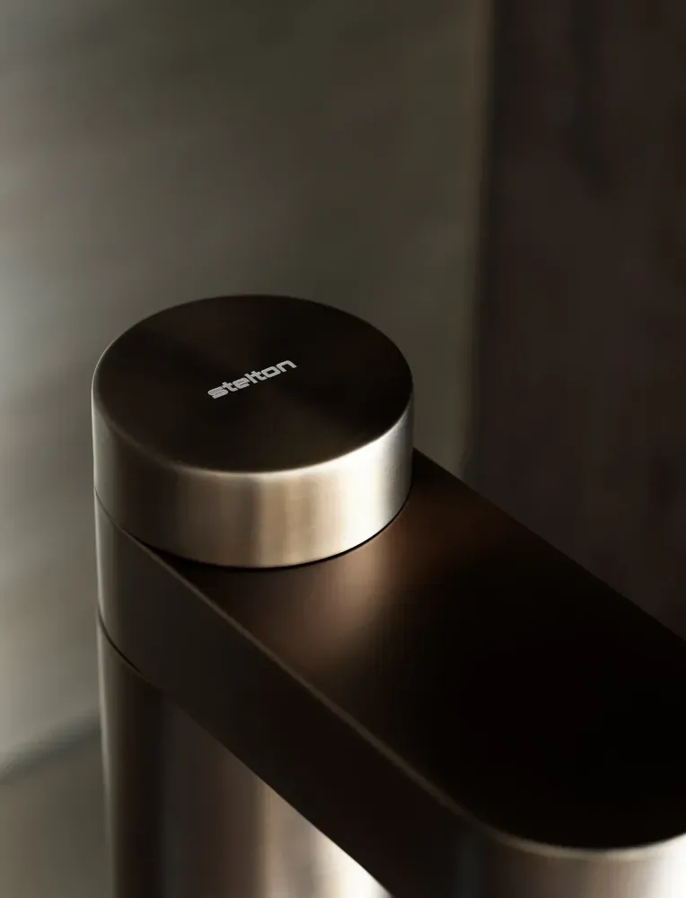 Stelton - Läskmaskin BRUS mörkbrun metallic Compatible Nespresso Pods