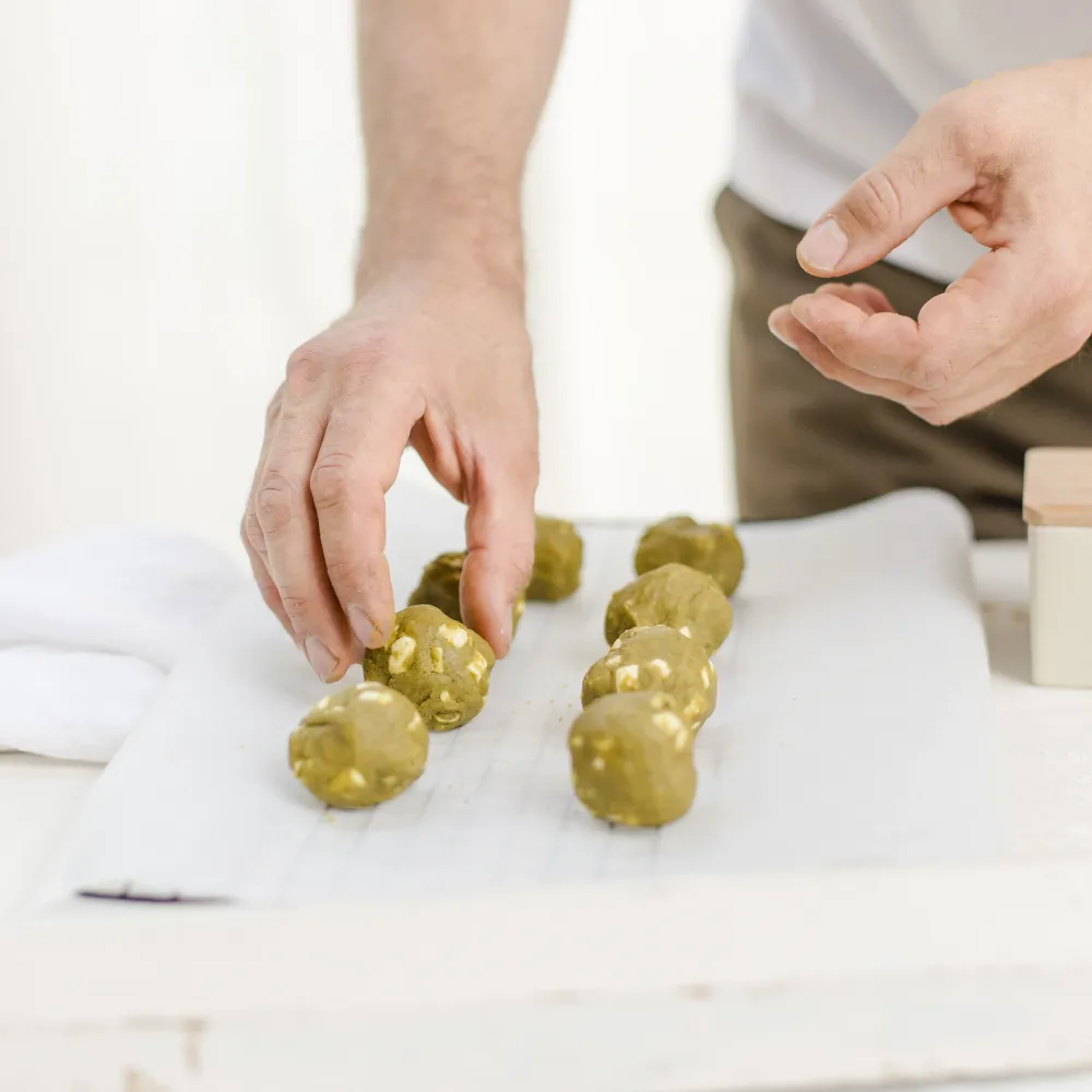 Bakmix matcha cookies med vit choklad