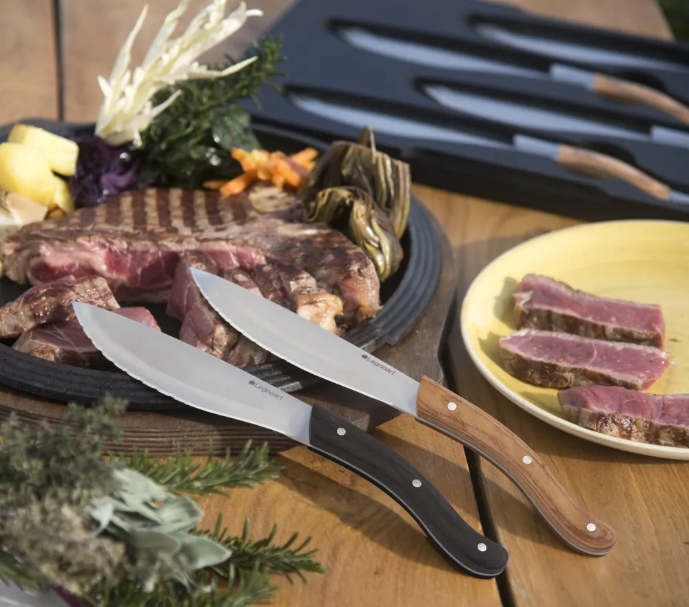 Steakknivset 4 st mörkt skaft - Legnoart TOMAHAWK