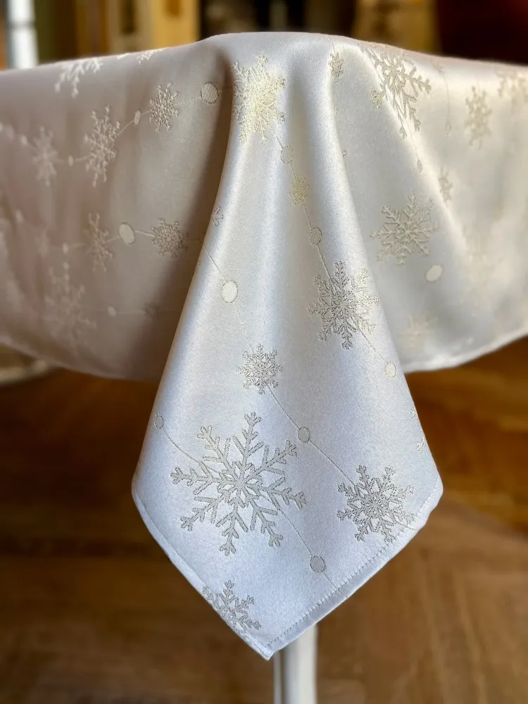 Rectangular Tablecloth - Golden Snowfall Formal Dining 330