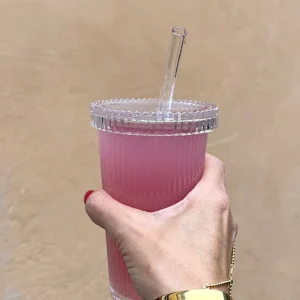 Räfflat drinkglas med lock & sugrör i glas 20 oz Capacity