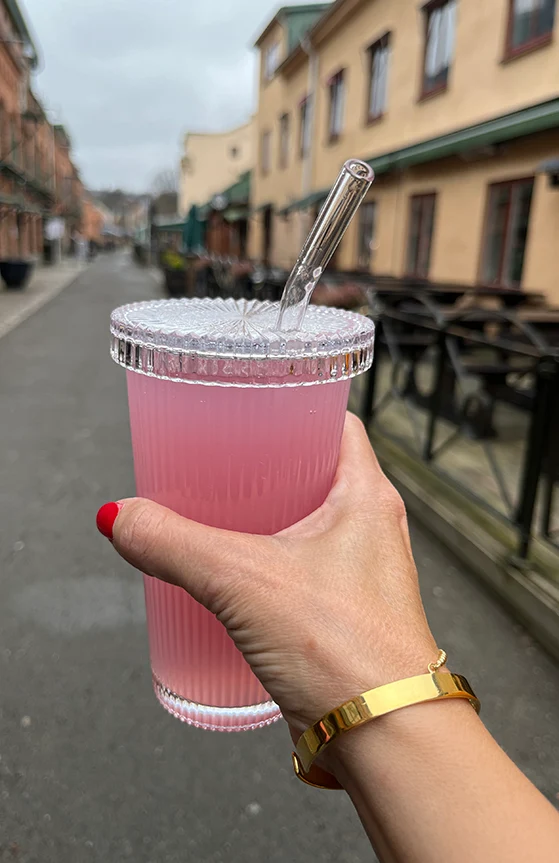 Räfflat drinkglas med lock & sugrör i glas 20 oz Capacity