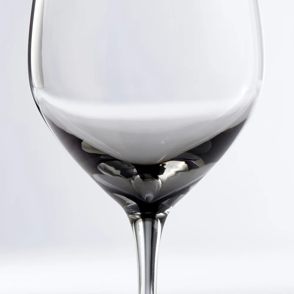 Victorinne vitvinsglas H21,5 Ø8 cm. røykfarget