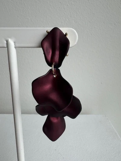 LEAF EARRINGS METALLIC WINE RUBY